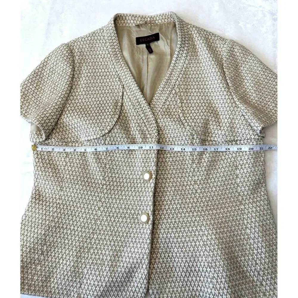 Escada Tweed Jacket Sz 46 or US 12/14 Beige Lined Short Sleeve Snap Buttons - Picture 4 of 7